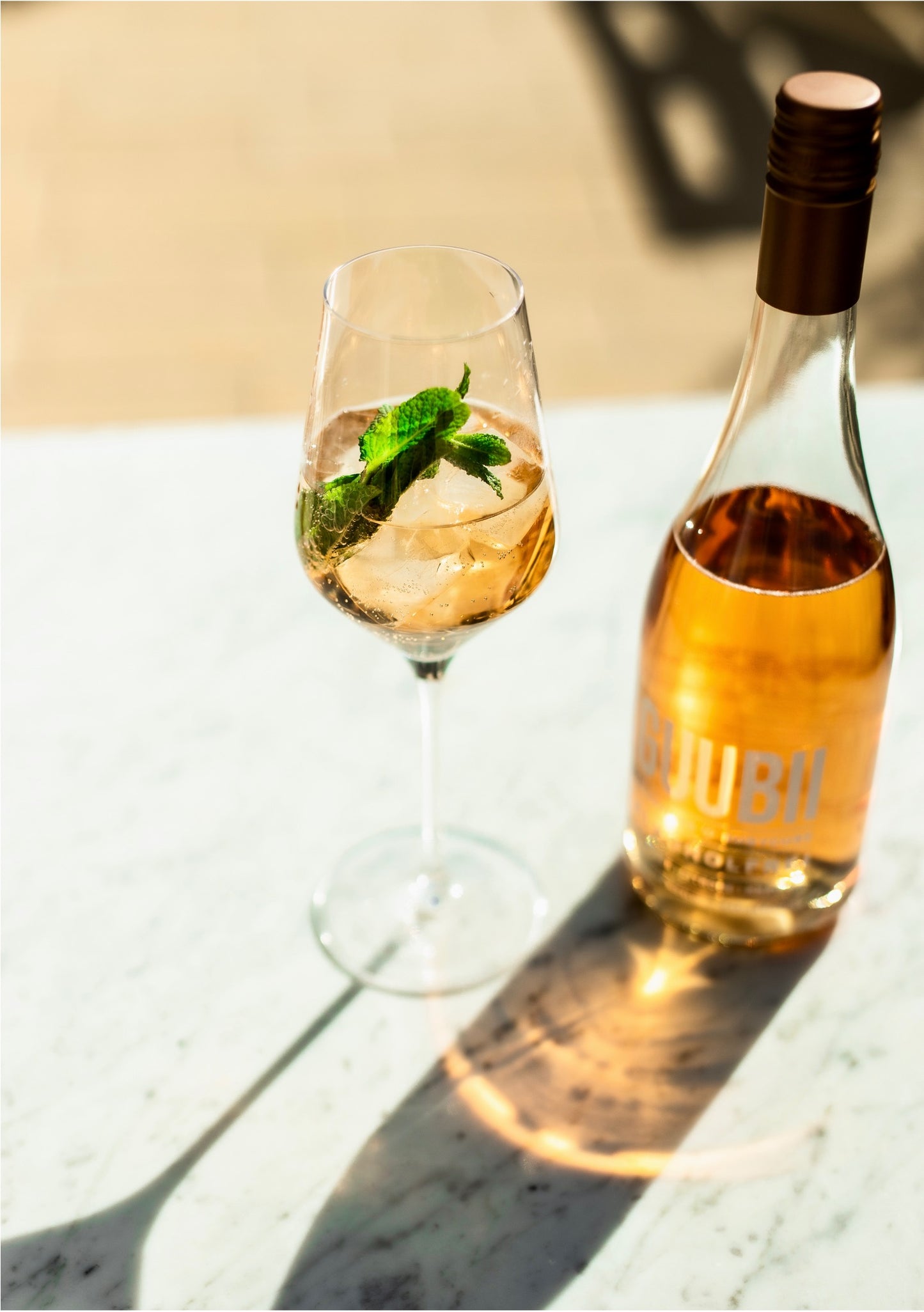 GUUBII alkohlfreier Weinaperitif