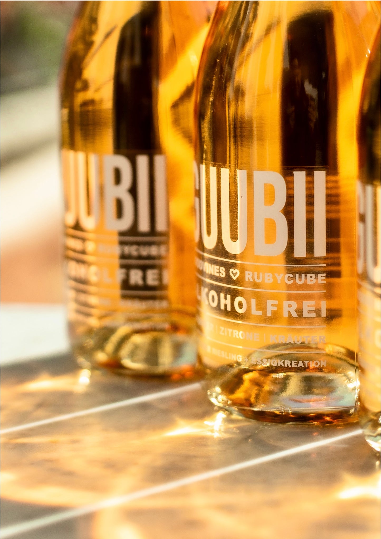 GUUBII alkohlfreier Weinaperitif